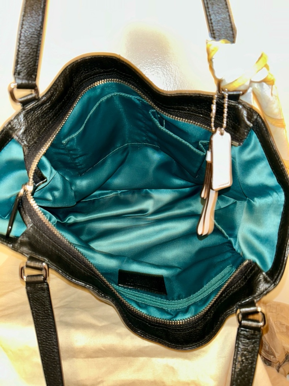 Coach Park Black Leather Tote Bag. EUC. Fun Vintage Handkerchief included. - Picture 9 of 10